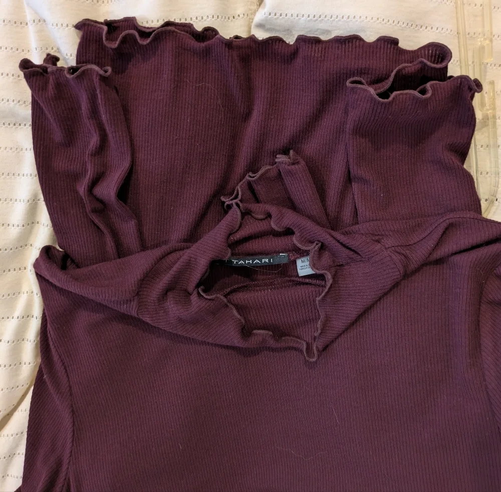 Tahari Lettuce Edge Pullover Dressy Top M - Picture 10 of 11
